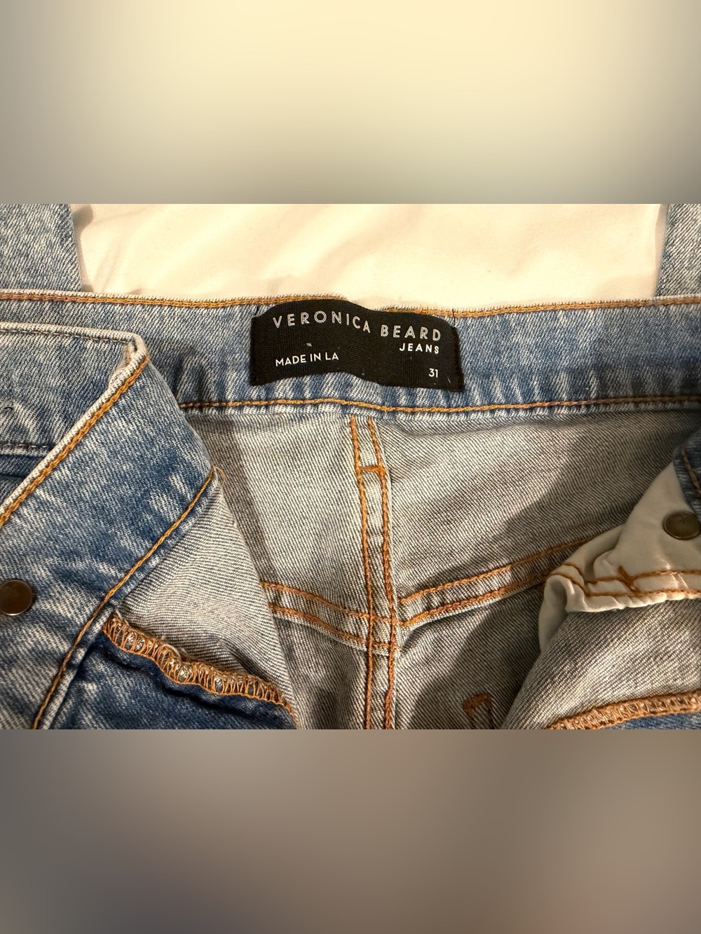 Veronica Beard Light Wash Straight Leg Jeans 31 x 26